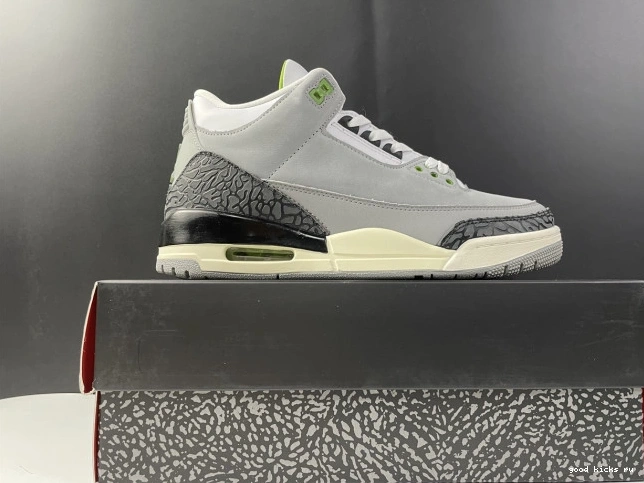 136064-006 Chlorophyll Retro Jordan 3 Air 0819